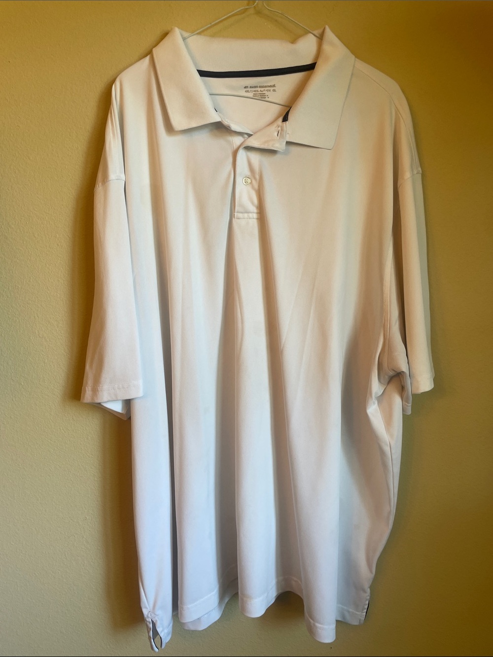 Source Unknown White Men’s Polo Shirt - Short Sleeve
